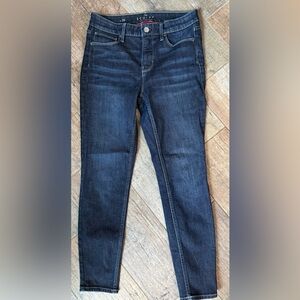 WHBM Blue Jeans size 2, The Sculpt skinny ankle jeans. Short